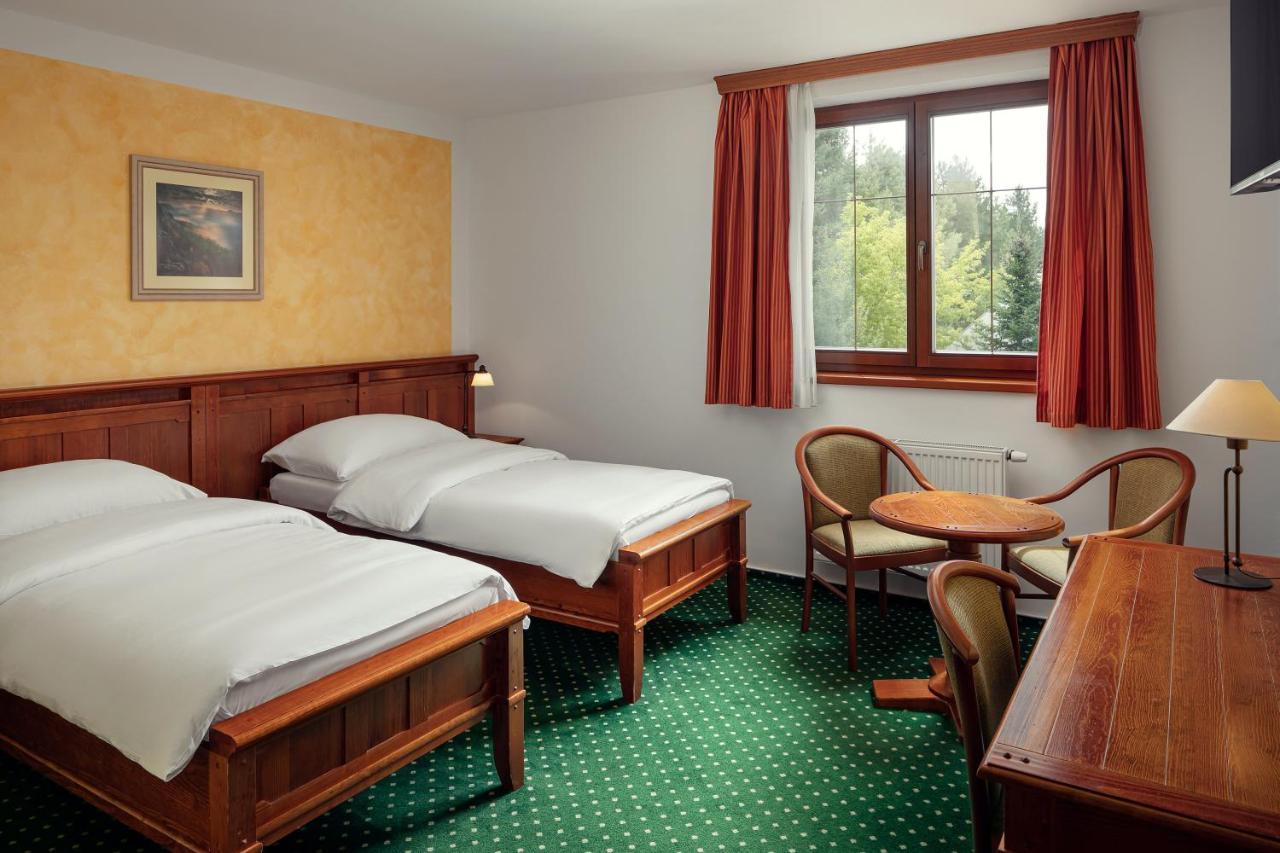 Golf & Spa Kuneticka Hora Dritec Luaran gambar
