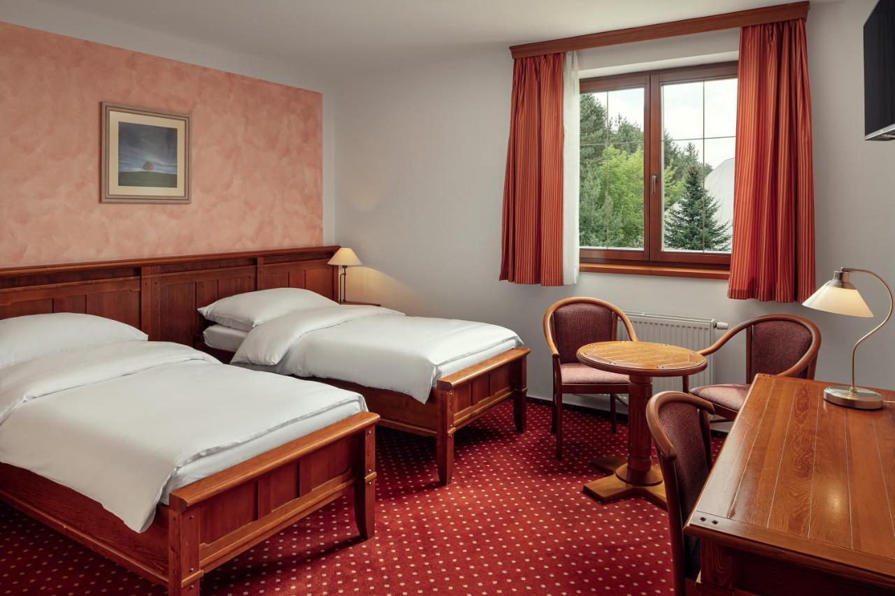 Golf & Spa Kuneticka Hora Dritec Luaran gambar