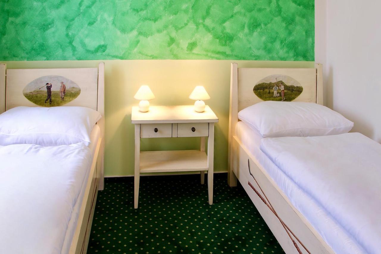 Golf & Spa Kuneticka Hora Dritec Luaran gambar